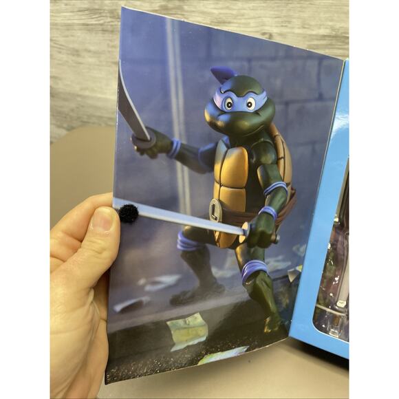 NECA Pizza Club Leonardo Leads Teenage Mutant Ninja Turtles TMNT Action Figure - Picture 3 of 8